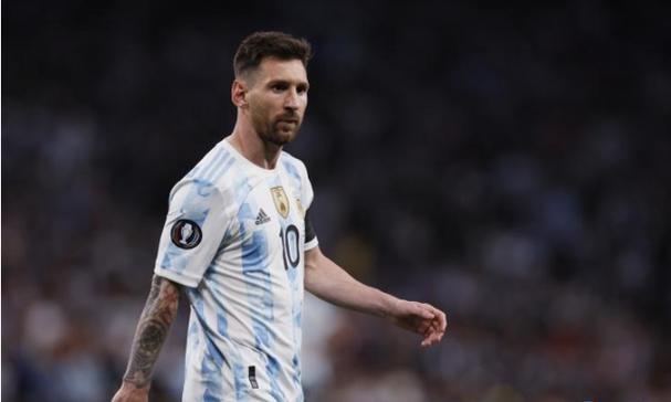 荒野求生承办方向爆火女